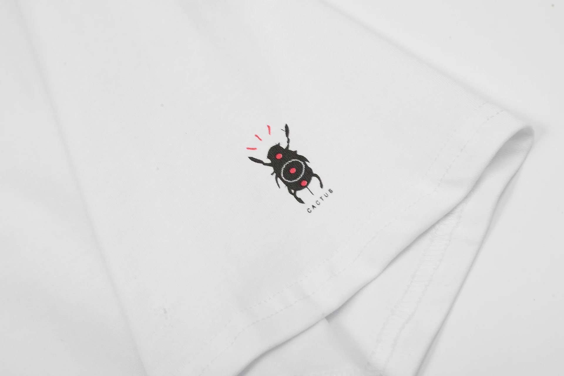 Streetwear Graphic Cotton T-Shirt Ivory - Gallery Image 10 - Detailed View