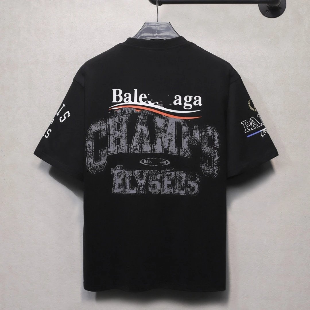 Unisex Oversized "I ❤️ Paris" Graphic Tee, Soft Cotton, Onyx - Gallery Image 2 - Detailed View