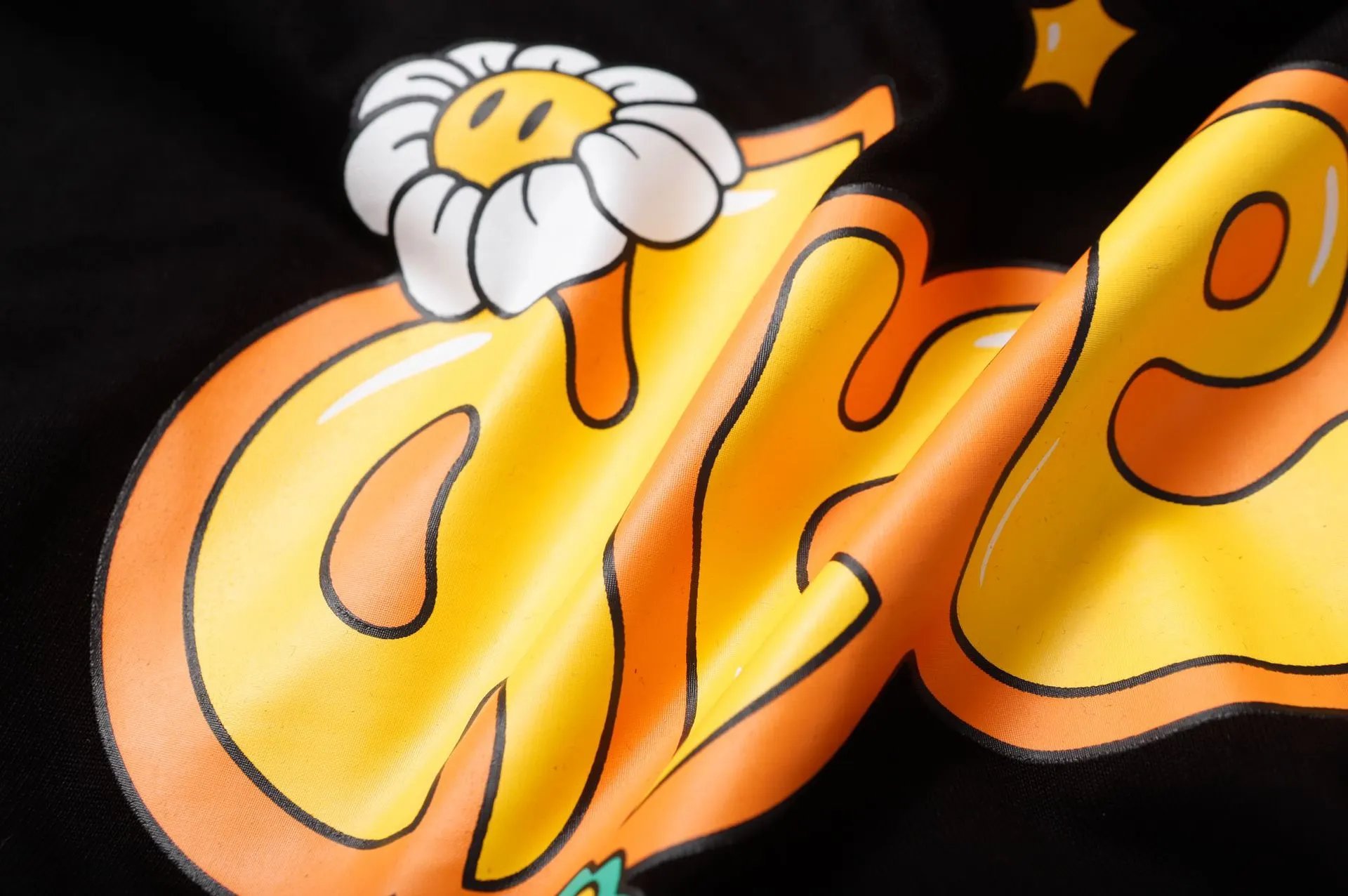 Street Daisy Graphic Cotton Tee Black - Gallery Image 4 - Detailed View