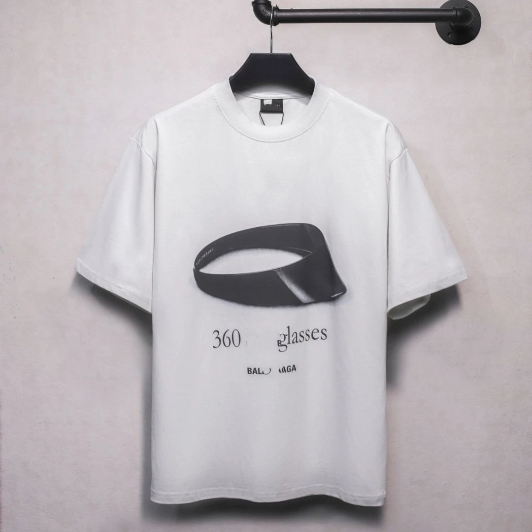 SS25 Unisex Oversized High Heel Pump Graphic Tee, Ecru - Gallery Image 2 - Detailed View
