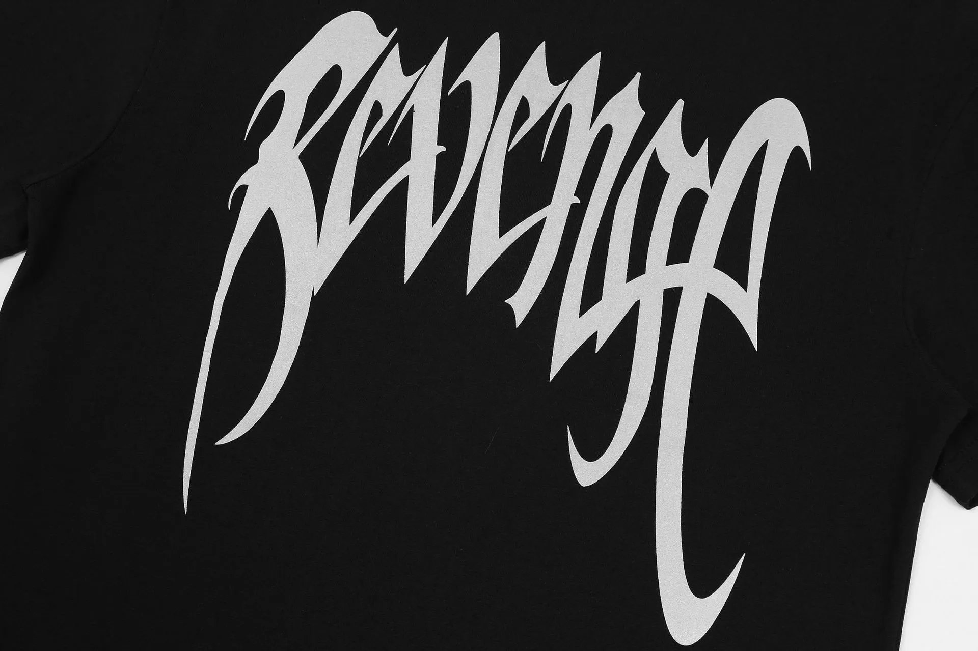 Reflective Skull Tee Noir - Gallery Image 7 - Detailed View