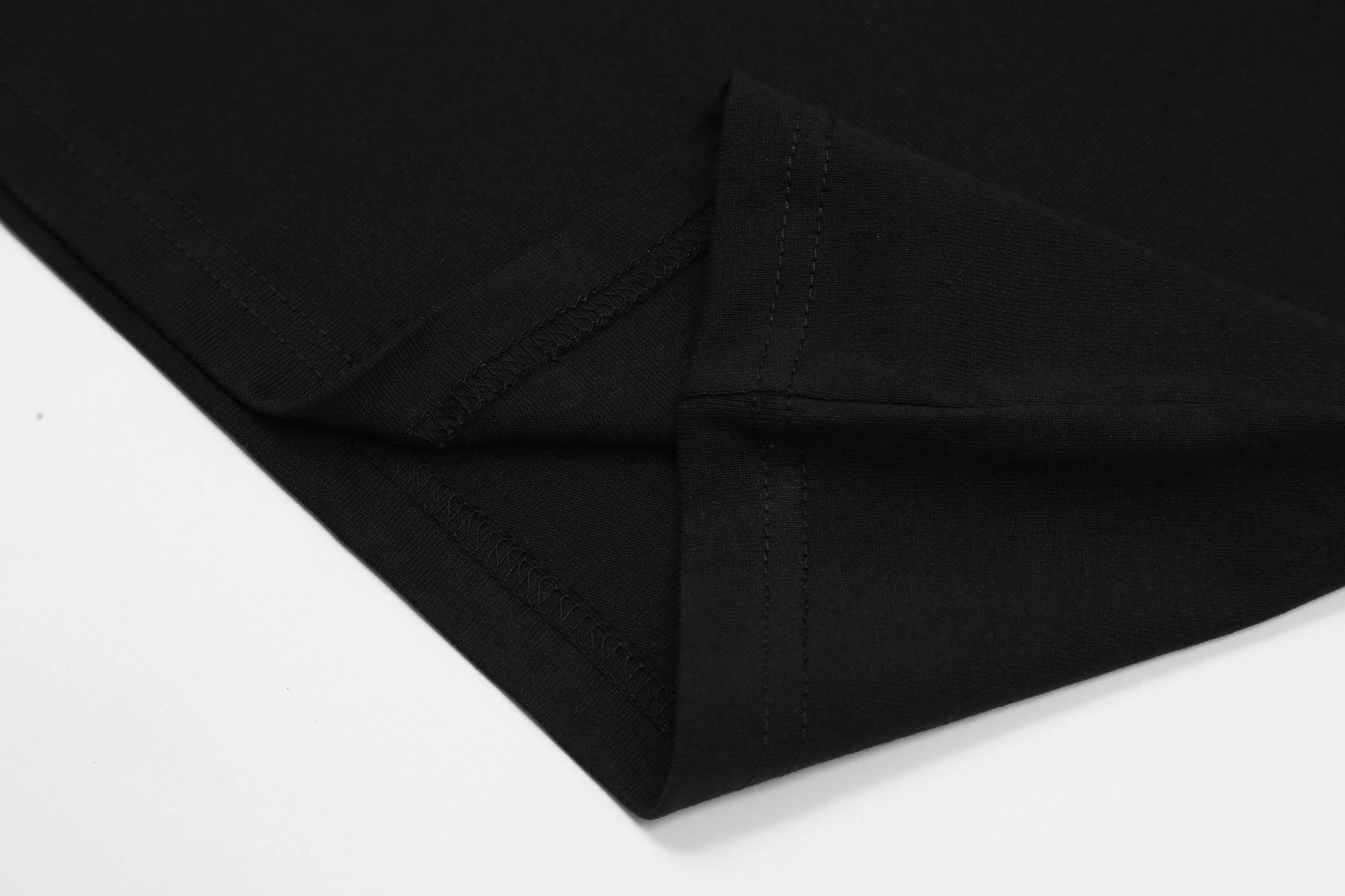 Reflective Skull Tee Noir - Gallery Image 10 - Detailed View