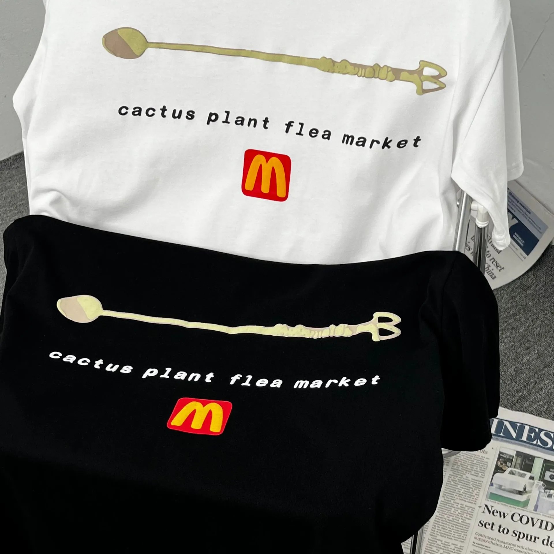 High Street Graphic T-Shirt Noir - Gallery Image 5 - Detailed View