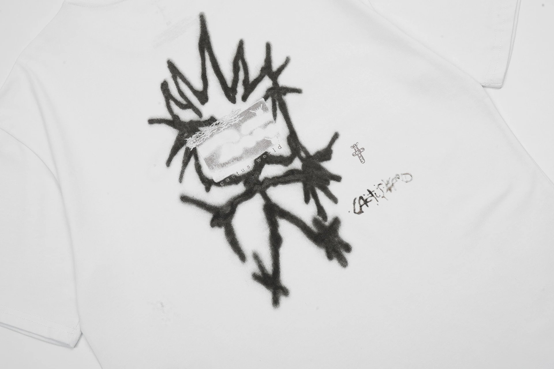Streetwear Graphic Cotton T-Shirt Ivory - Gallery Image 8 - Detailed View