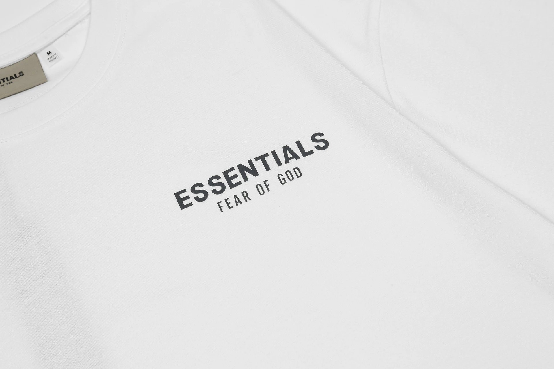 High Street Letter Print T-Shirt in Ivory - Gallery Image 11 - Detailed View