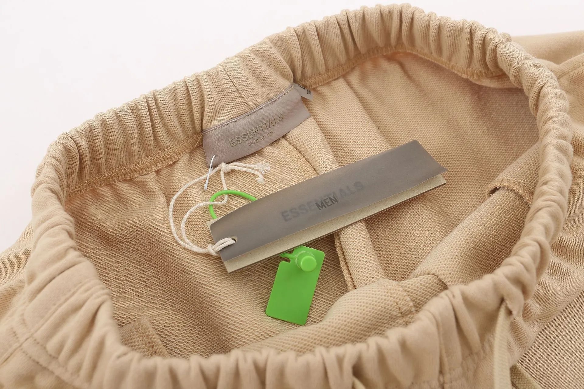 High Street Relaxed Shorts Espresso - Gallery Image 7 - Detailed View