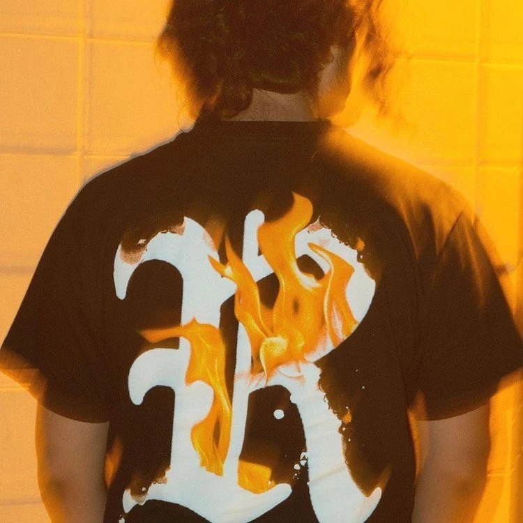 Streetwear Flame Letter Burning Tee Black - Gallery Image 12 - Detailed View