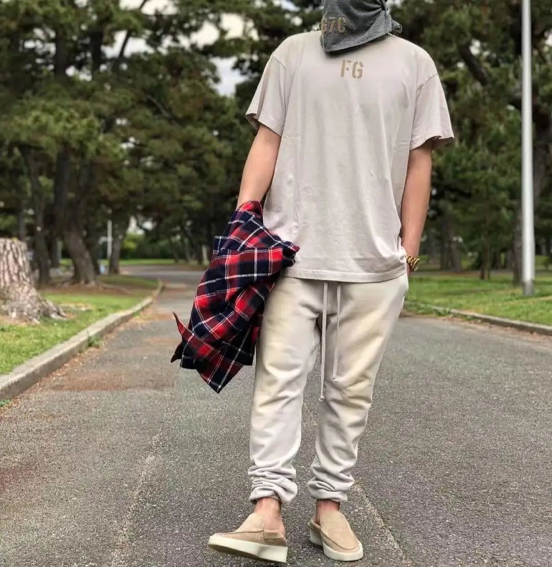 Streetwear Velvet Letter Oversize T-Shirt Ash Gray - Gallery Image 7 - Detailed View