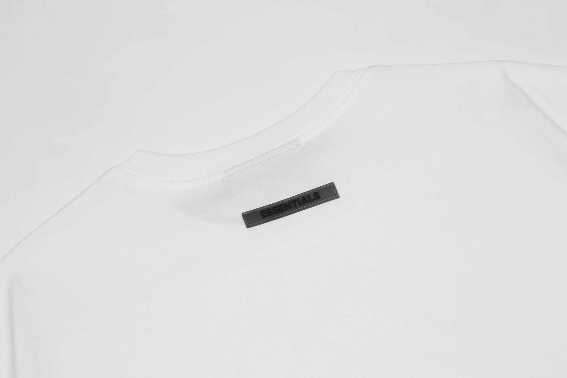 High Street Letter Print T-Shirt in Ivory - Gallery Image 9 - Detailed View