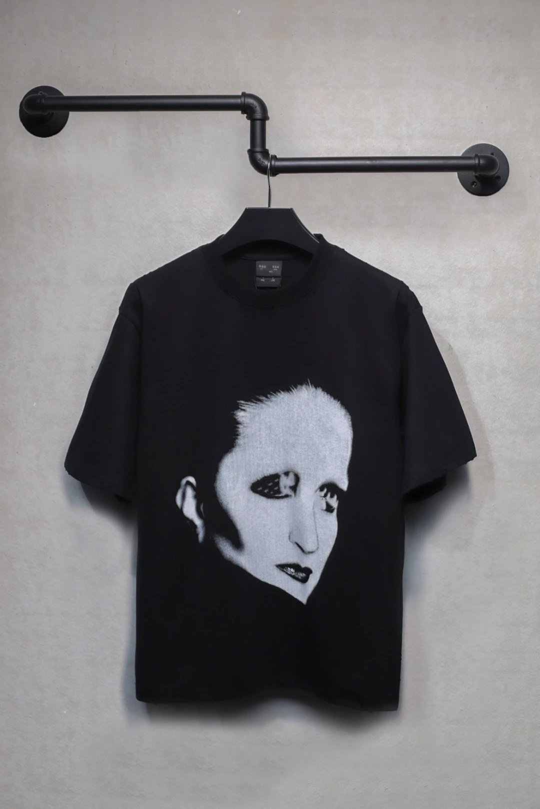 Balenciaga Mina Music Black Tee - Balenciaga - Cnfans - $33.23