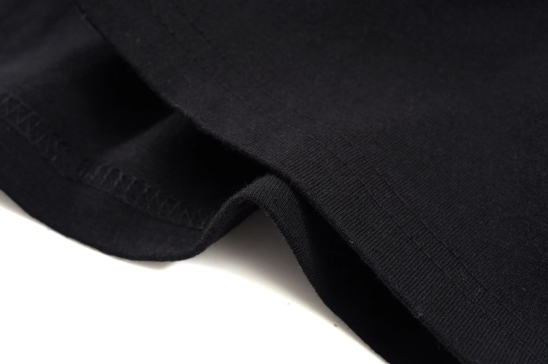 Street Graphic Cotton Tee Noir Pink - Gallery Image 9 - Detailed View