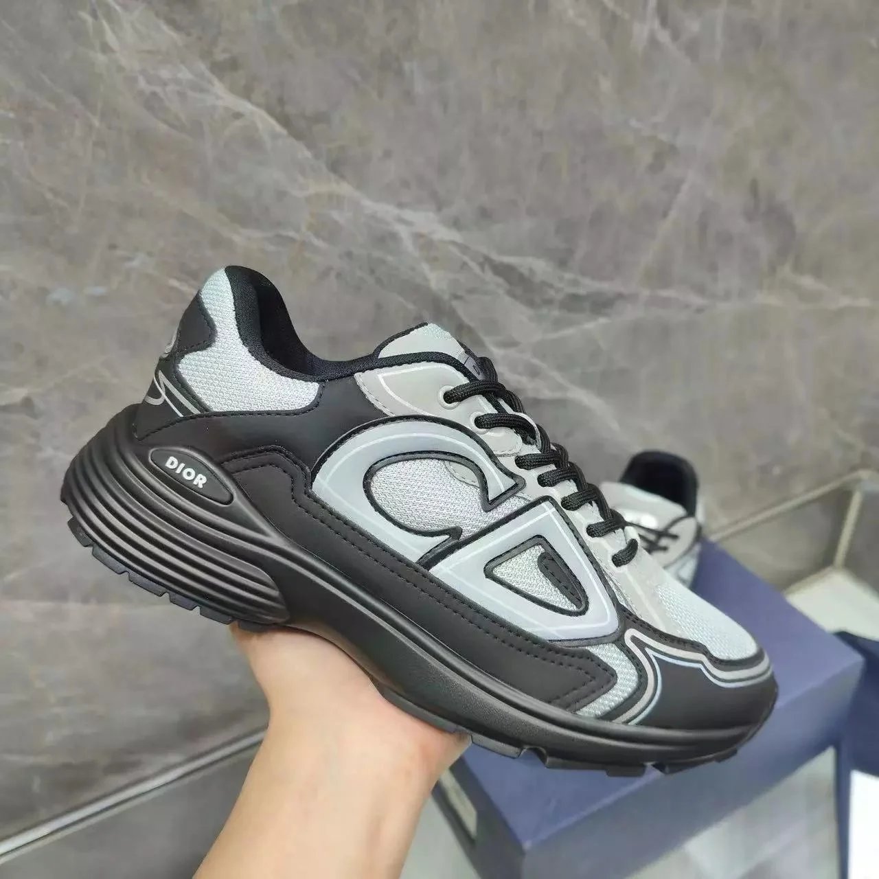 6 Black+Gray