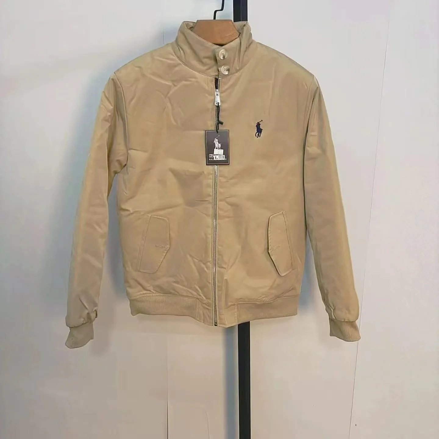 Canada Goose Down Jackets Hooded quilted puffer — 06 Khaki