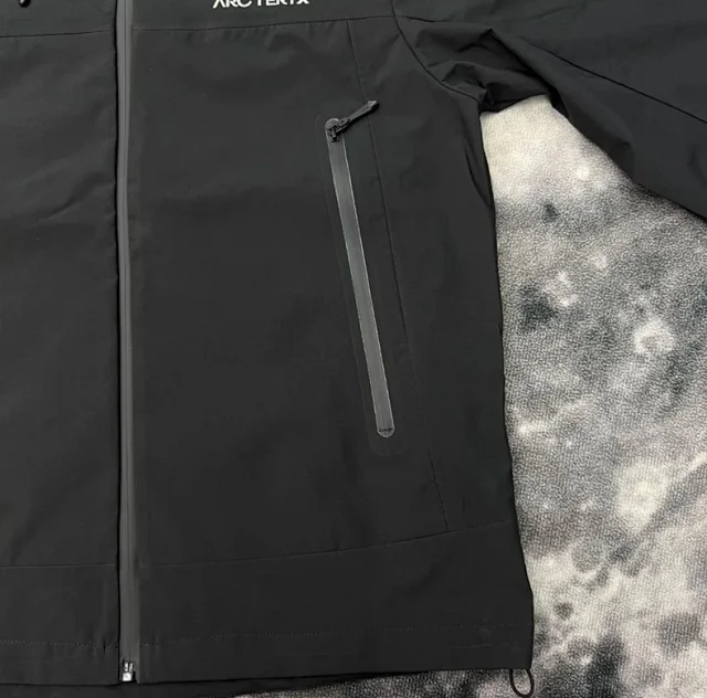 Arc'teryx Jackets Hooded zip-up shell jacket product detail image 5