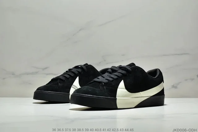 Nike Sneakers Blazer Low-Top with Oversized Swoosh product detail image 4