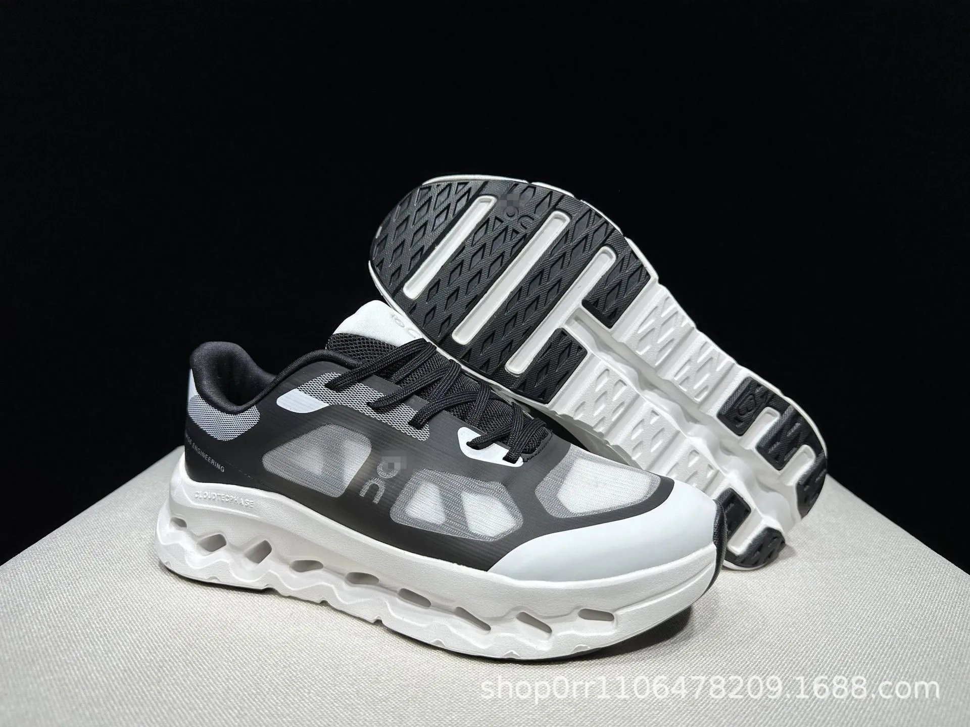 On Sneakers Cloudtilt Remix — 1