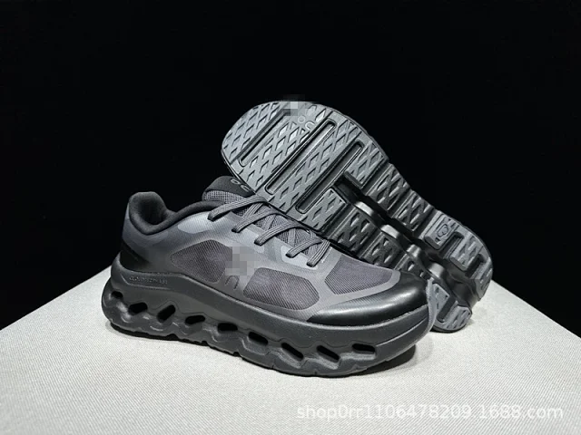 On Sneakers Cloudtilt Remix product detail image 11