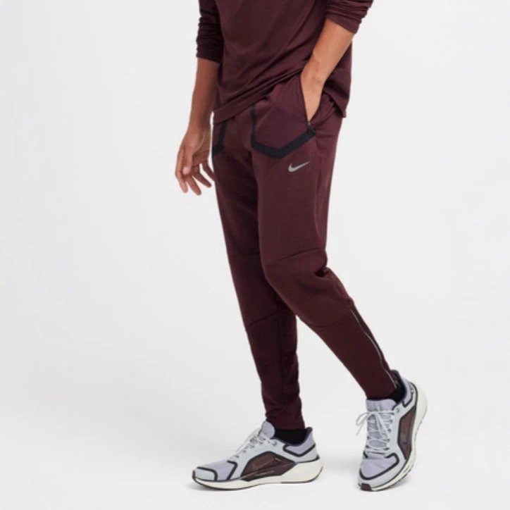 Nike Trousers Slim-fit jogger with zip pockets and ankle zips image 4