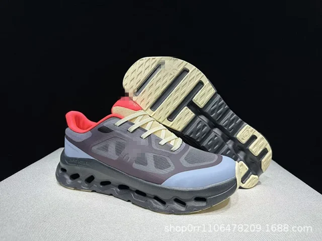 On Sneakers Cloudtilt Remix product detail image 12
