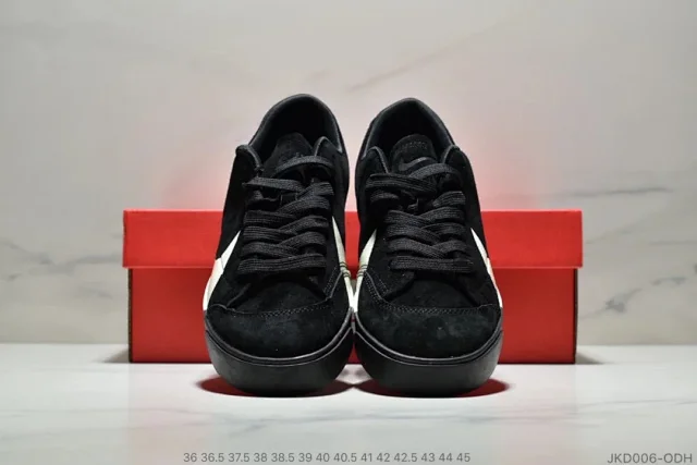 Nike Sneakers Blazer Low-Top with Oversized Swoosh product detail image 7