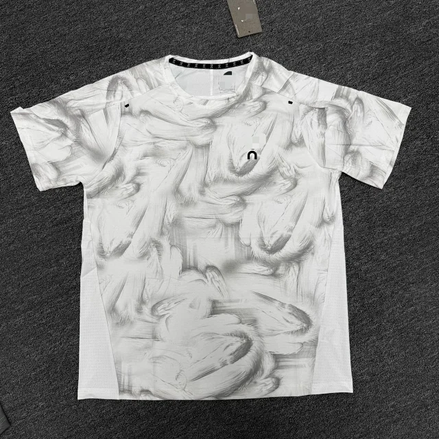 On Matching Sets Marble-print short-sleeve T-shirt and shorts set product detail image 10