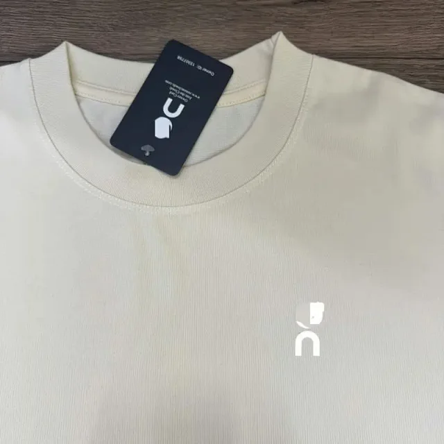 On T-Shirts Court Graphic T-Shirt product detail image 7