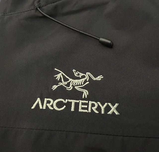 Arc'teryx Jackets Hooded zip-up shell jacket product detail image 3