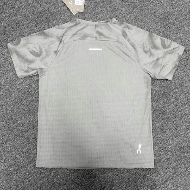 On Matching Sets Marble-print short-sleeve T-shirt and shorts set product detail image 8