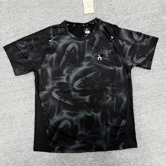 On Matching Sets Marble-print short-sleeve T-shirt and shorts set product detail image 9