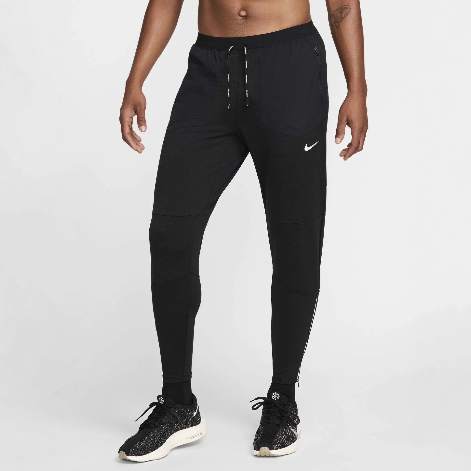 Nike Trousers Slim-fit jogger with zip pockets and ankle zips image 2