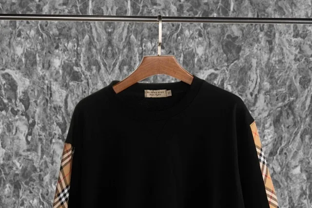 Burberry Mixed sweatshirt and jacket styles product detail image 4