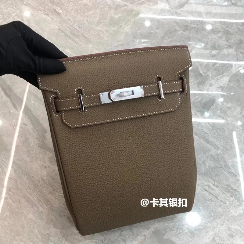 Hermès Crossbody Bags Kelly-style buckle closure, pebbled leather, wide strap — Khaki