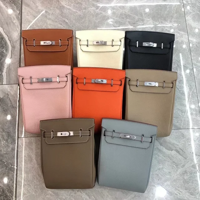 Hermès Crossbody Bags Kelly-style buckle closure, pebbled leather, wide strap product detail image 7
