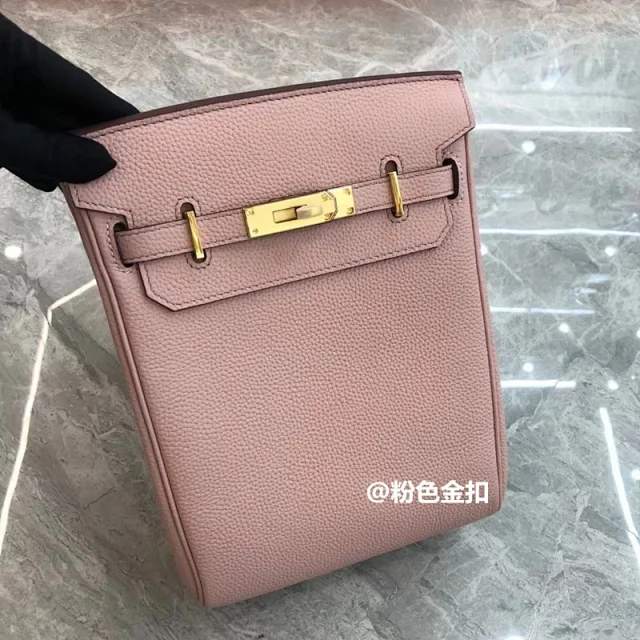 Hermès Crossbody Bags Kelly-style buckle closure, pebbled leather, wide strap product detail image 23
