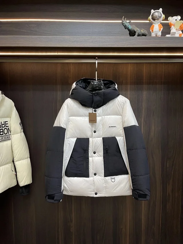 Burberry Down Jackets Quilted hooded puffer jacket product detail image 5