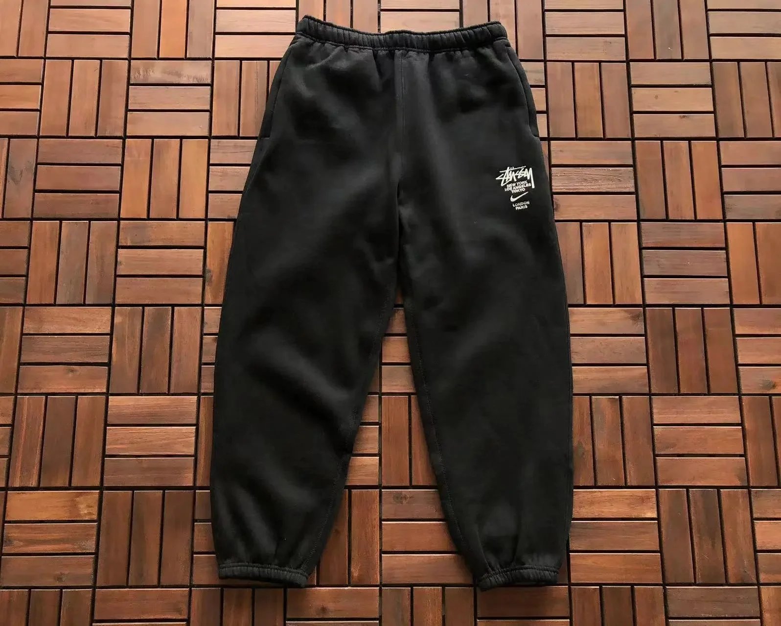 Nike Trousers Elastic-waist jogger — 32