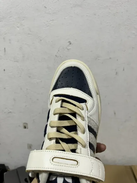 Adidas Originals Forum 84 Low White and Navy Blue Sneakers - 7