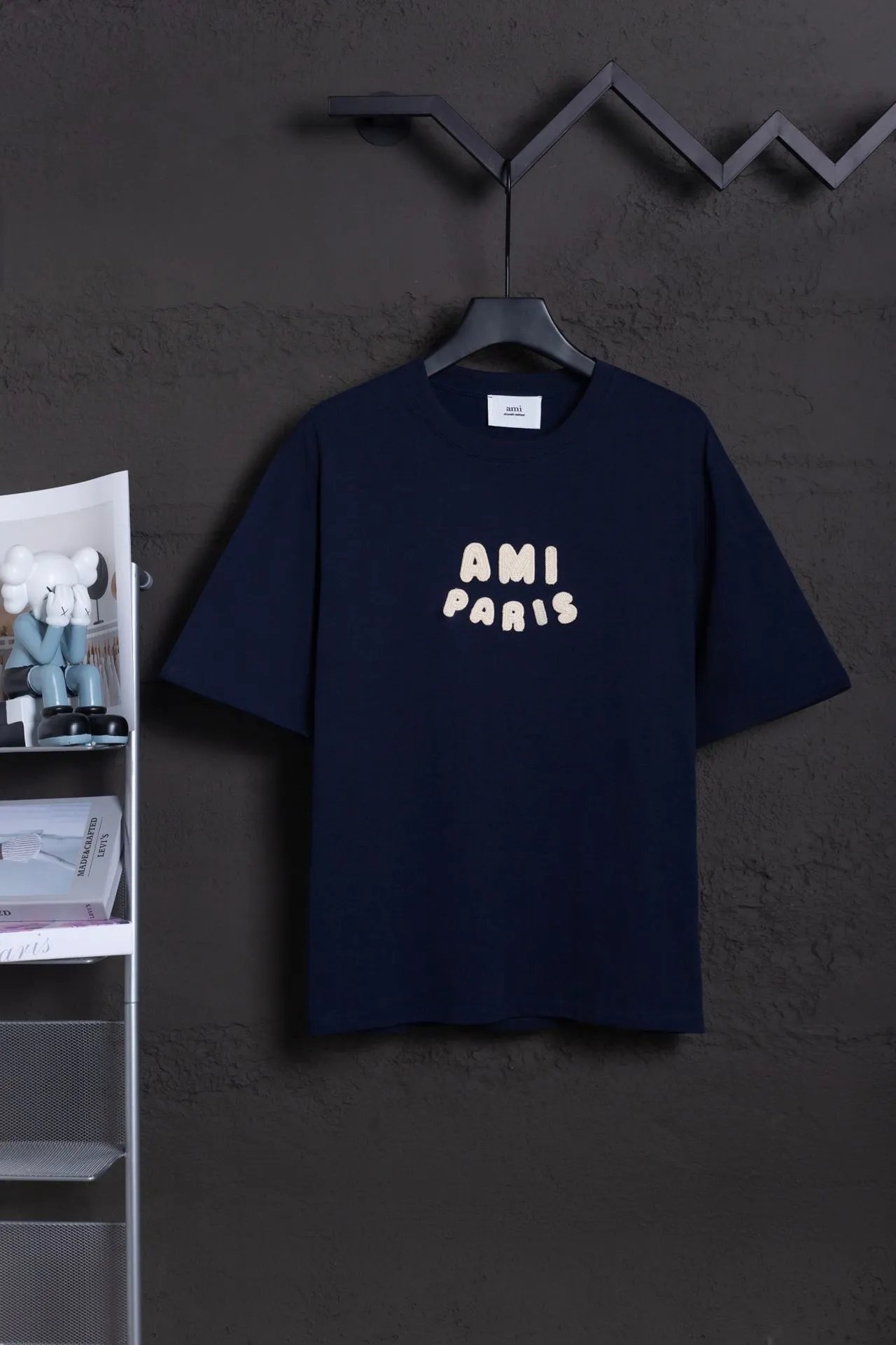 AMI Paris T-Shirts MQ605 Embroidered de Cœur Logo Crewneck T-Shirt — 607 Navy Blue