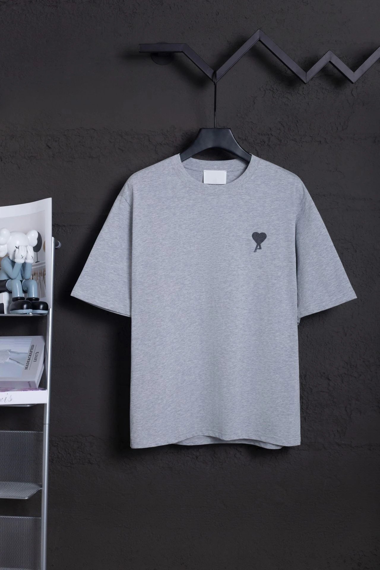 AMI Paris T-Shirts MQ605 Embroidered de Cœur Logo Crewneck T-Shirt — 615 Gray gray