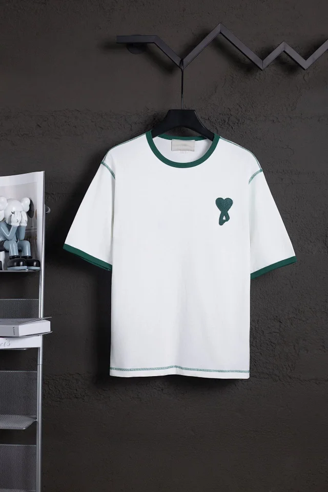 AMI Paris T-Shirts MQ605 Embroidered de Cœur Logo Crewneck T-Shirt product detail image 3