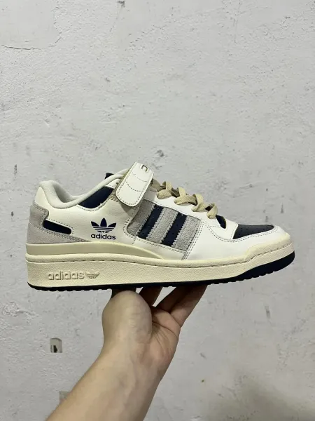 Adidas Originals Forum 84 Low White and Navy Blue Sneakers - 2