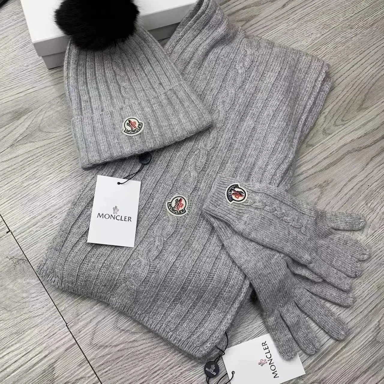 Moncler Knitted beanie, scarf and gloves set image 4