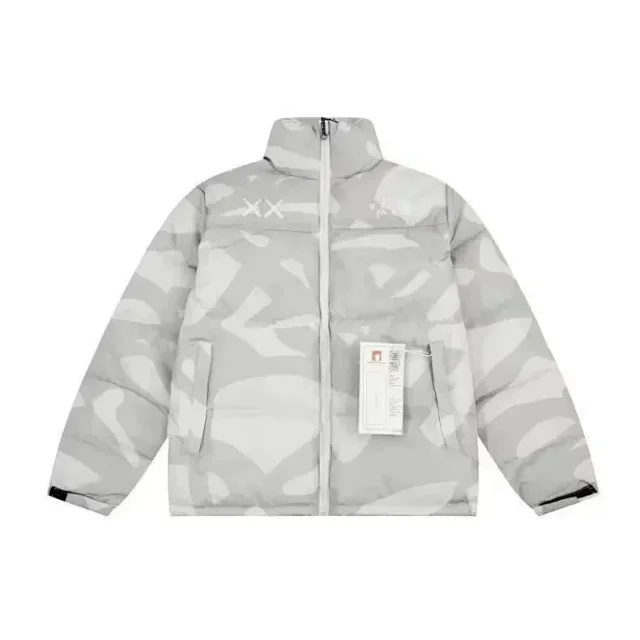 The North Face Down Jackets 700-fill color-block puffer jacket product detail image 10