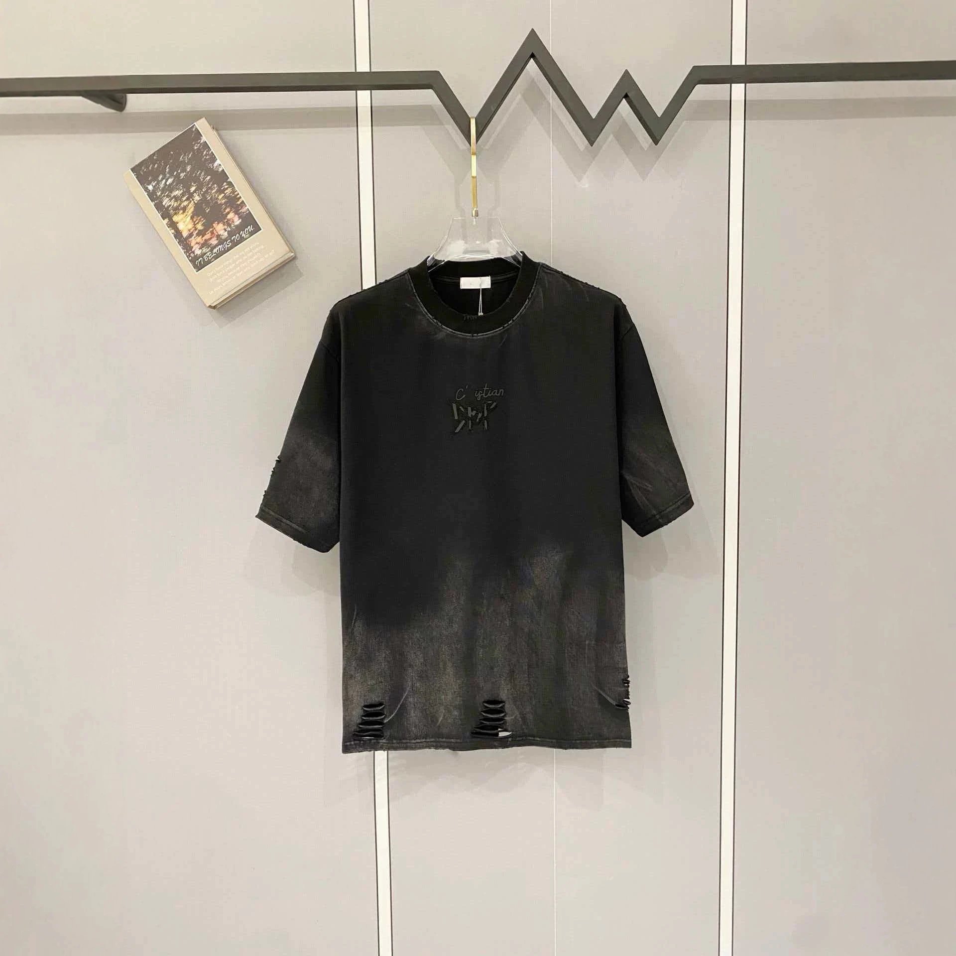 Unbranded T-Shirts Short-Sleeve Crew-Neck Graphic T-Shirt image 4
