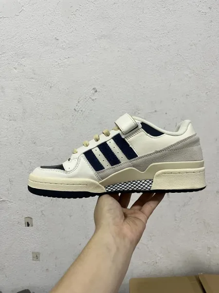 Adidas Originals Forum 84 Low White and Navy Blue Sneakers - 5