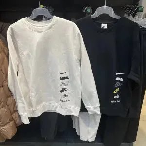 11白色