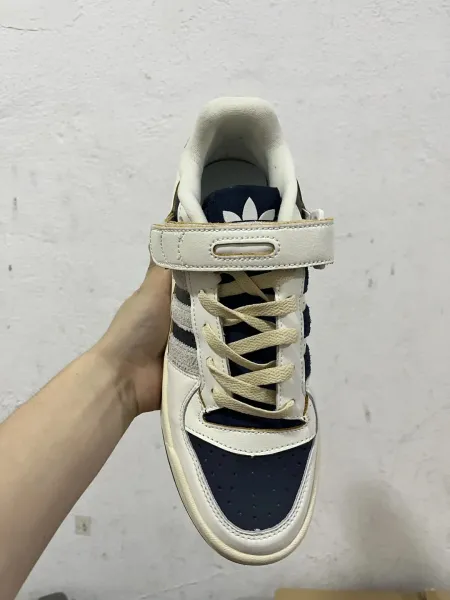 Adidas Originals Forum 84 Low White and Navy Blue Sneakers - 4