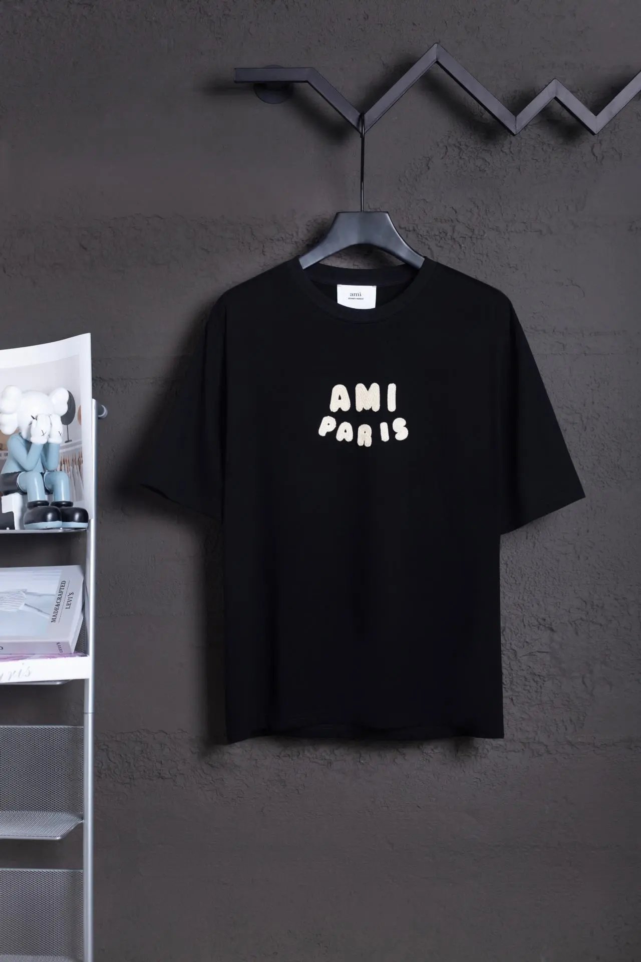 AMI Paris T-Shirts MQ605 Embroidered de Cœur Logo Crewneck T-Shirt — 607 black