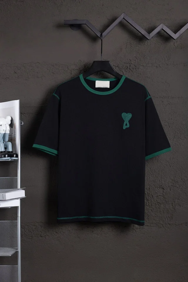 AMI Paris T-Shirts MQ605 Embroidered de Cœur Logo Crewneck T-Shirt product detail image 4