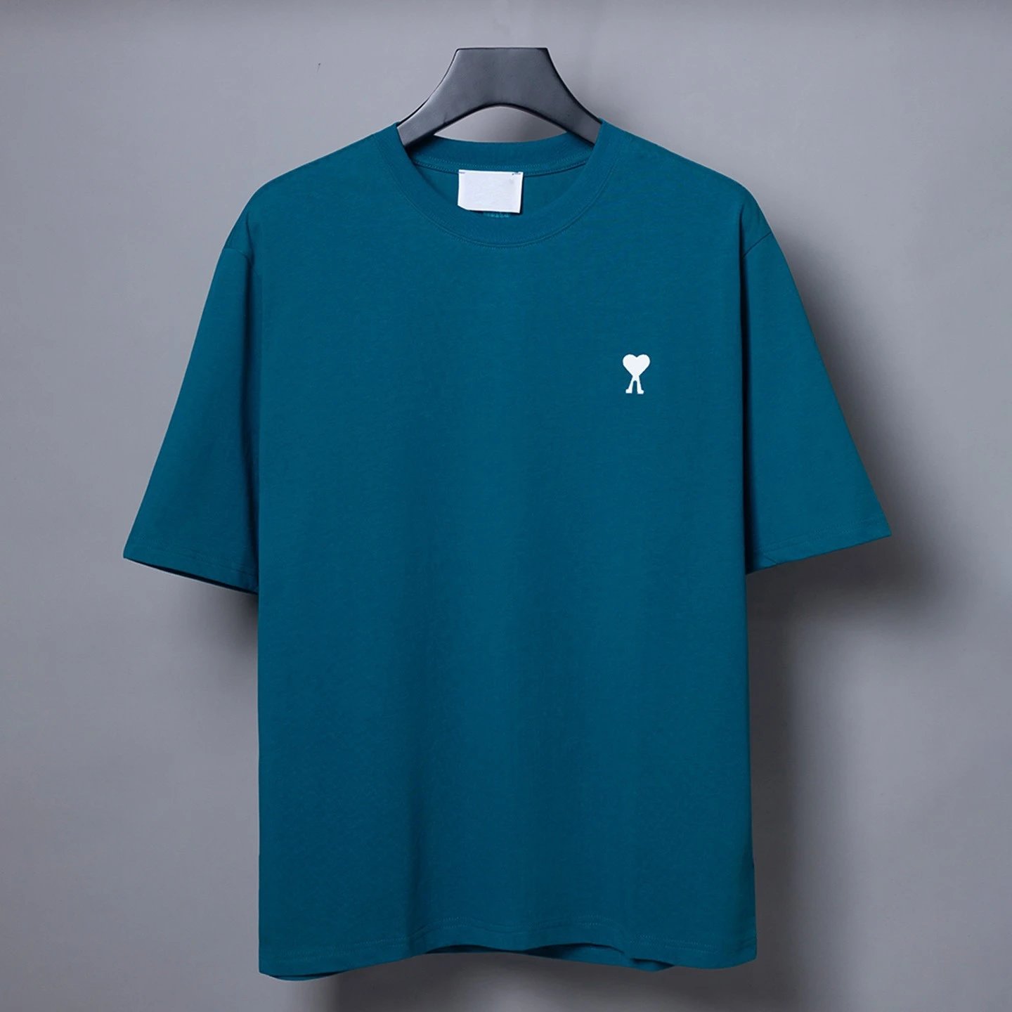 AMI Paris T-Shirts MQ605 Embroidered de Cœur Logo Crewneck T-Shirt — 617 Cyan
